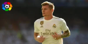 Kroos gia hạn với Real vì vợ cho phép