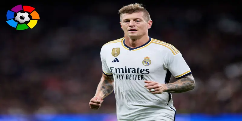 Sự nghiệp của tại Real Madrid khi Kroos gia hạn với Real vì vợ cho phép